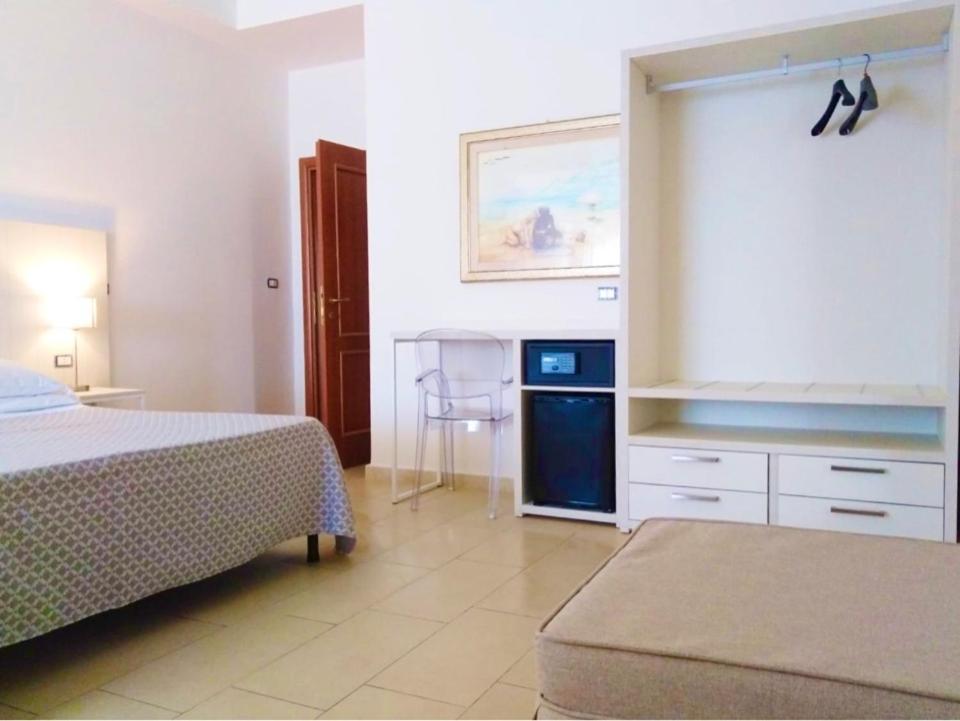 Hotel Villa Eleonora Scauri  Exterior foto