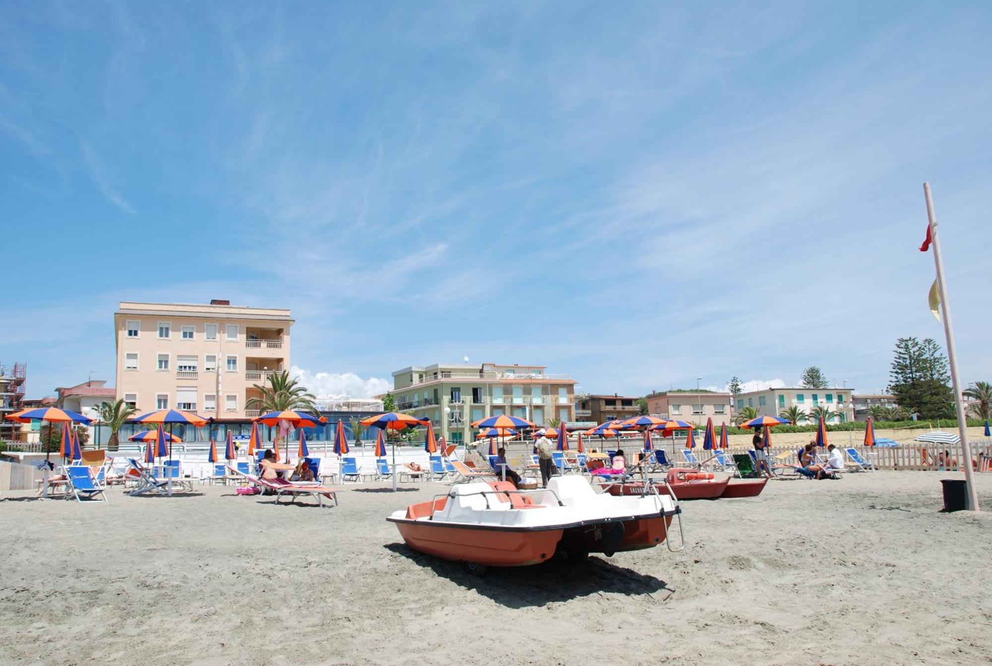 Hotel Villa Eleonora Scauri  Exterior foto