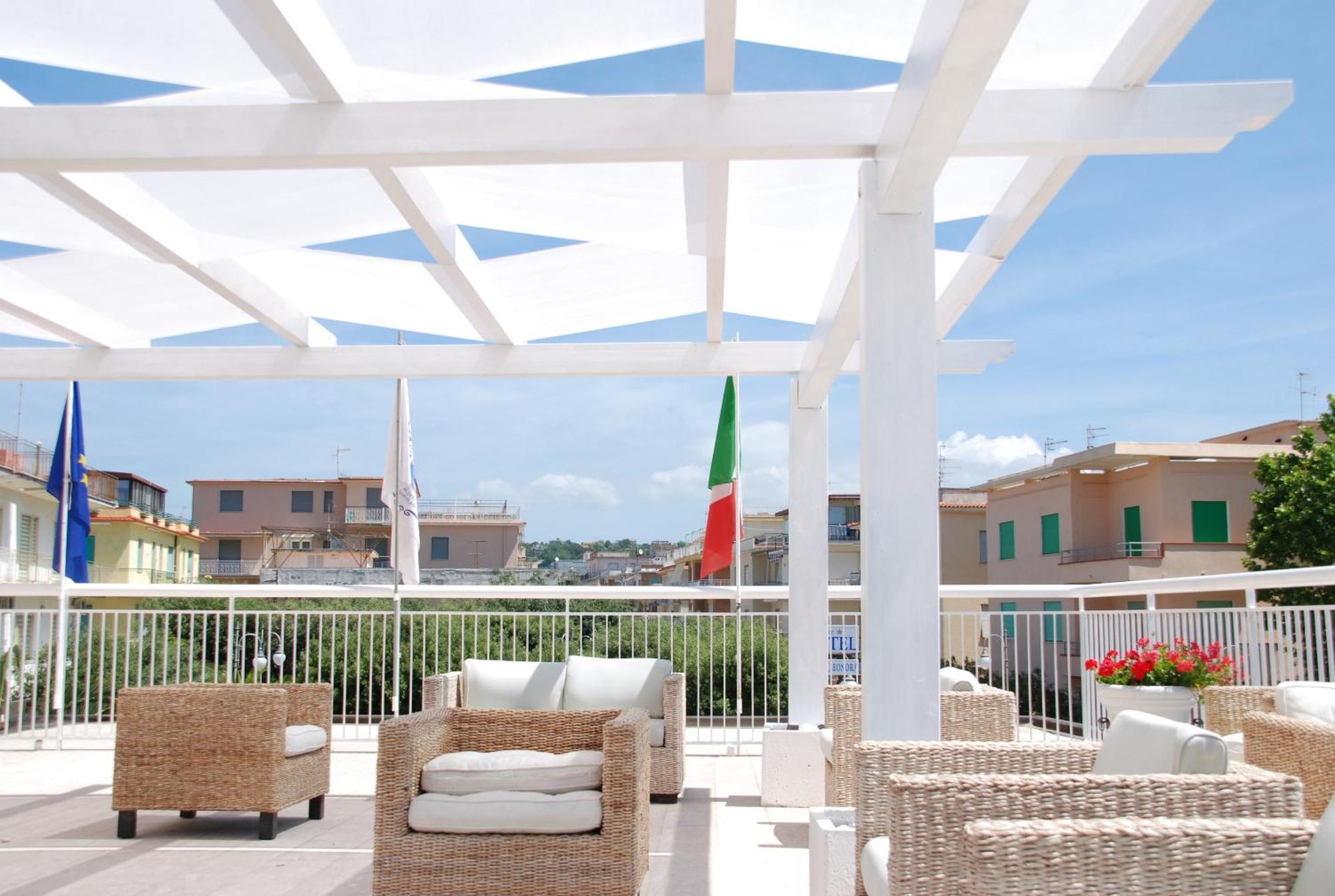 Hotel Villa Eleonora Scauri  Exterior foto