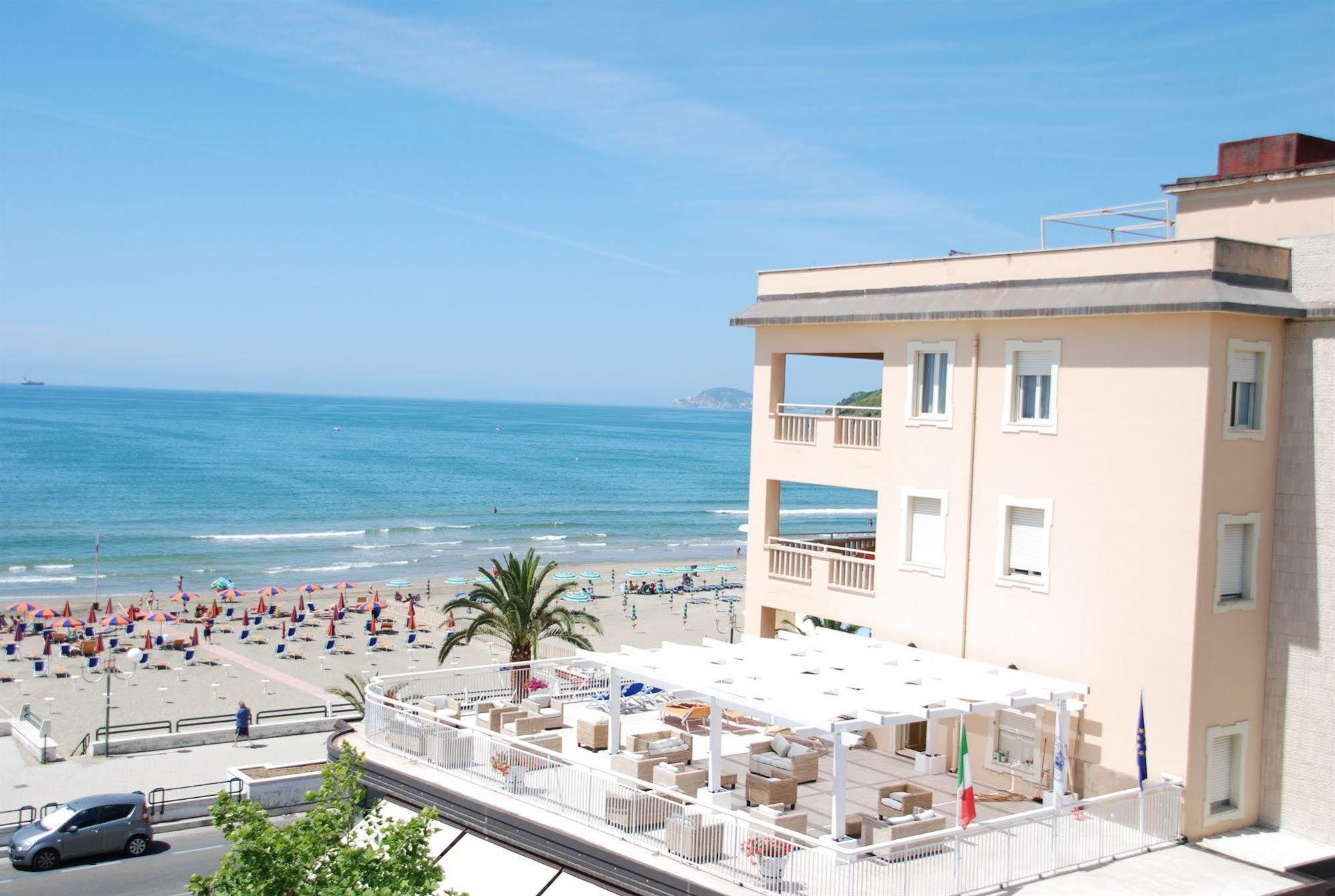 Hotel Villa Eleonora Scauri  Exterior foto