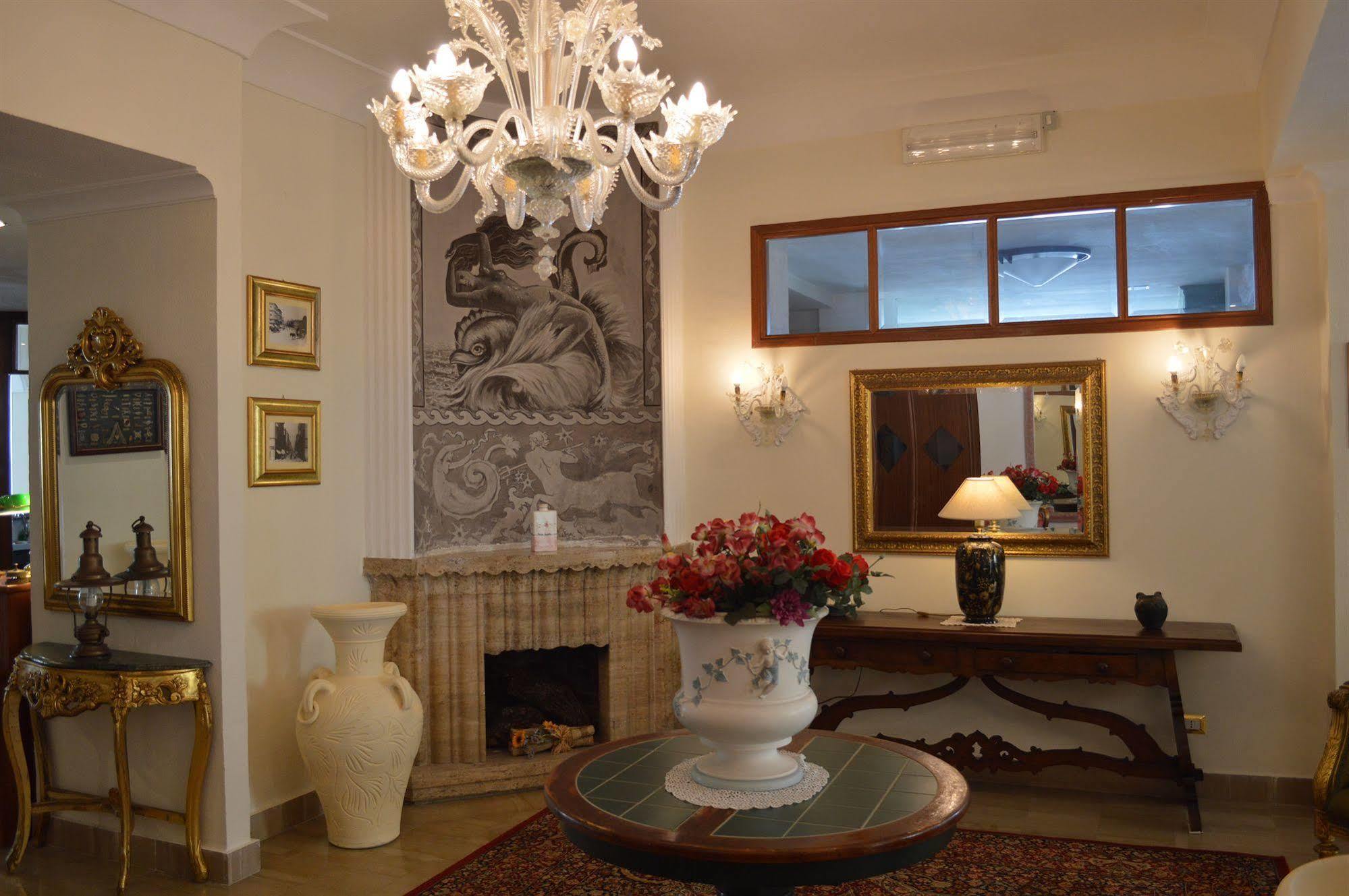 Hotel Villa Eleonora Scauri  Exterior foto